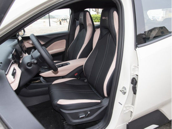 สีเหลือง Byd Seagull รถยนต์ hatchback รถยนต์ไฟฟ้าบริสุทธิ์ 5 ที่นั่ง 5