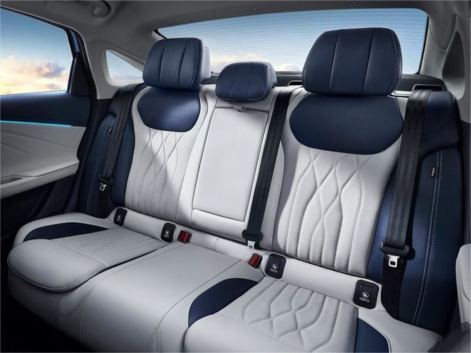 คันเบนซิน Chery Arrizo 8 รถยนต์ รถยนต์ ขับสองล้อ Advanced Sedan 8