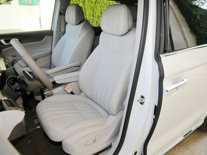 Roewe รถยนต์ขนาดใหญ่ มินิแวน MPV Vans แบนซิน 7 ที่นั่ง 4x2 เครื่องส่งอัตโนมัติ 7