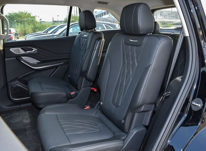 ก๊าซีน Hongqi HS7 รถสปอร์ตยูติเอชัน อัตโนมัติ 5
