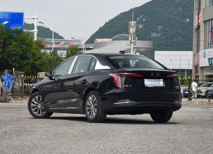 ฮ่องกี อิเล็กทริก EV Car 140Kw 5 ที่นั่ง อิเล็กทริก Car ล้อหน้าขับดํา 4