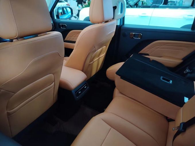 Black Great Wall Haval Raptor Plug In Extended Range ไฮบริด SUV นอกถนน 9